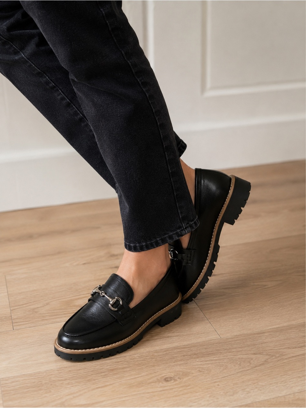 Dolce Vita Celeste Black Lug Sole Loafers Horsebit Shoes 6.5